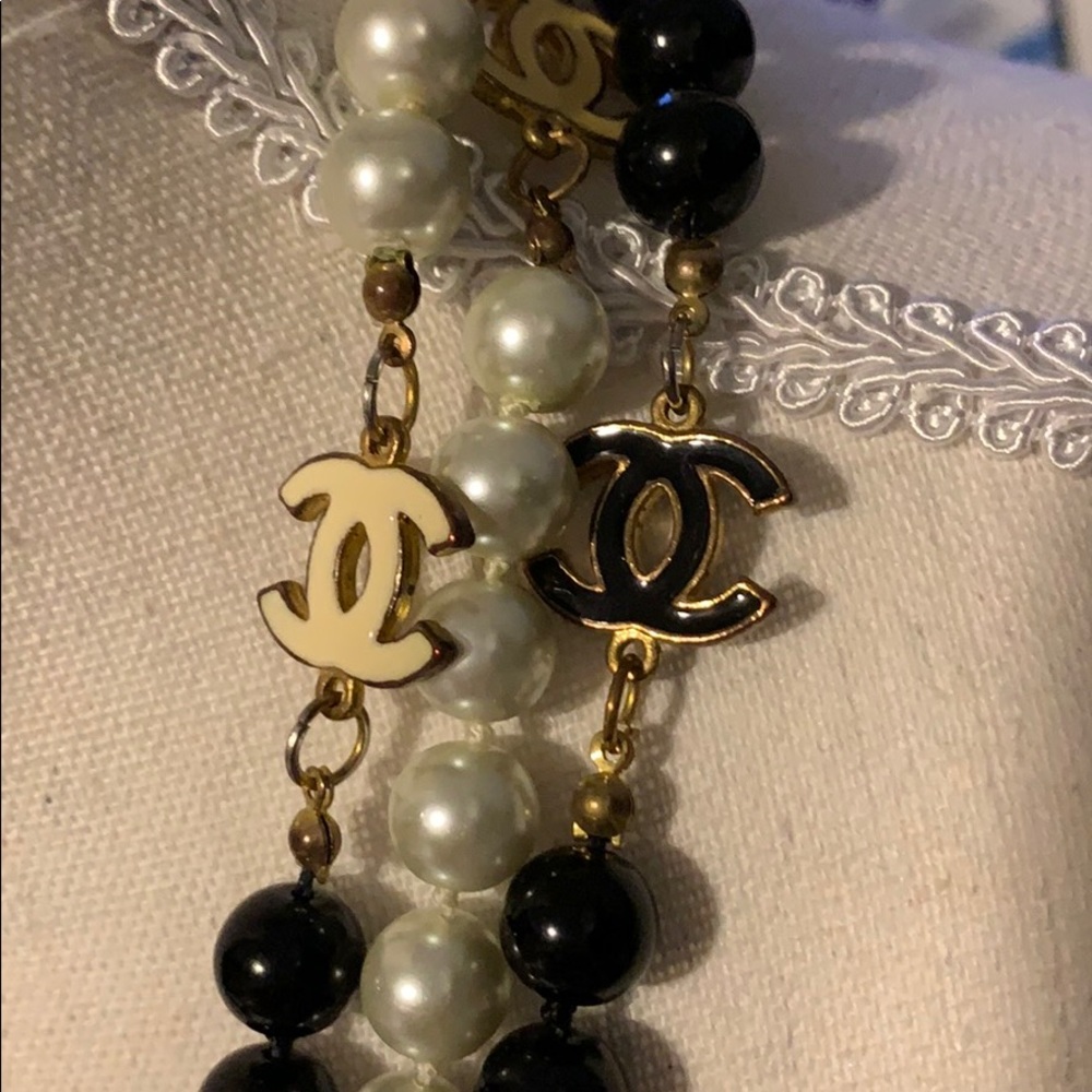 Chanel Pearl CC Beaded Long Necklace Blk & white - Picture 5 of 8